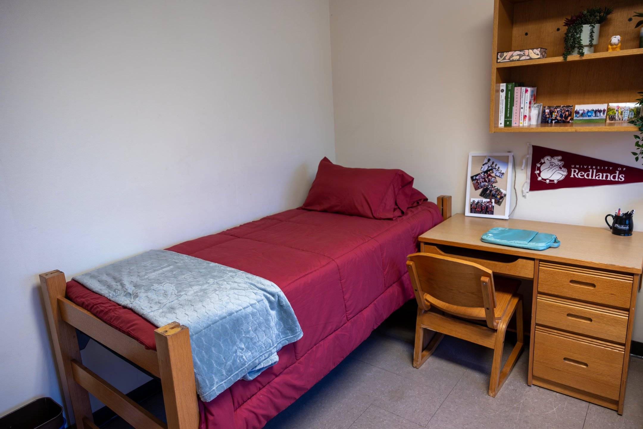a small bed in a room
