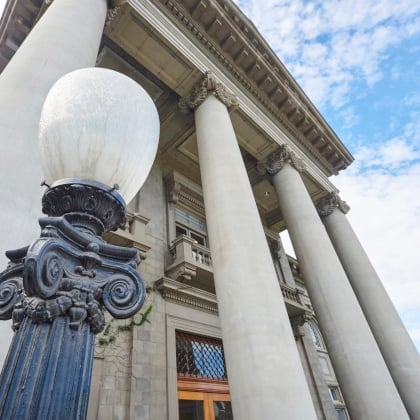 a street light in front of a building