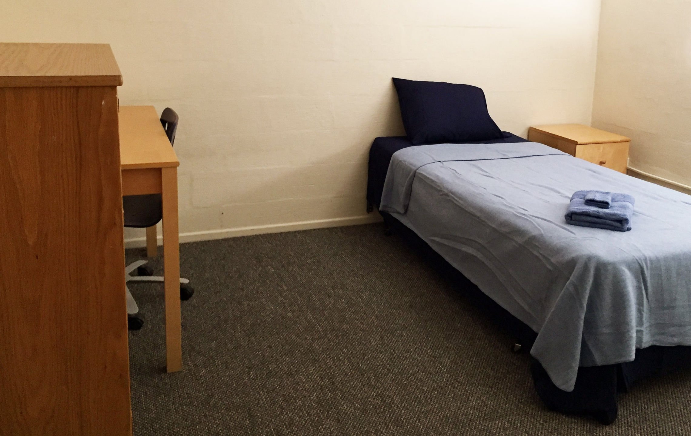 apt-bedroom-2-2280x1440