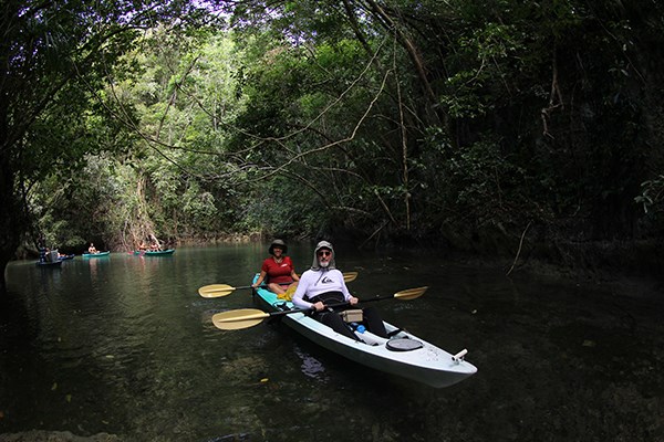 Professor Monty Hempel and Leah Bolin '17 kayaking