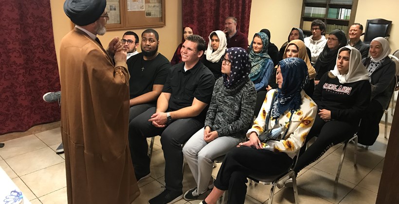 UOR Students visits Imam Al-Qazwini at IECOC Mosque